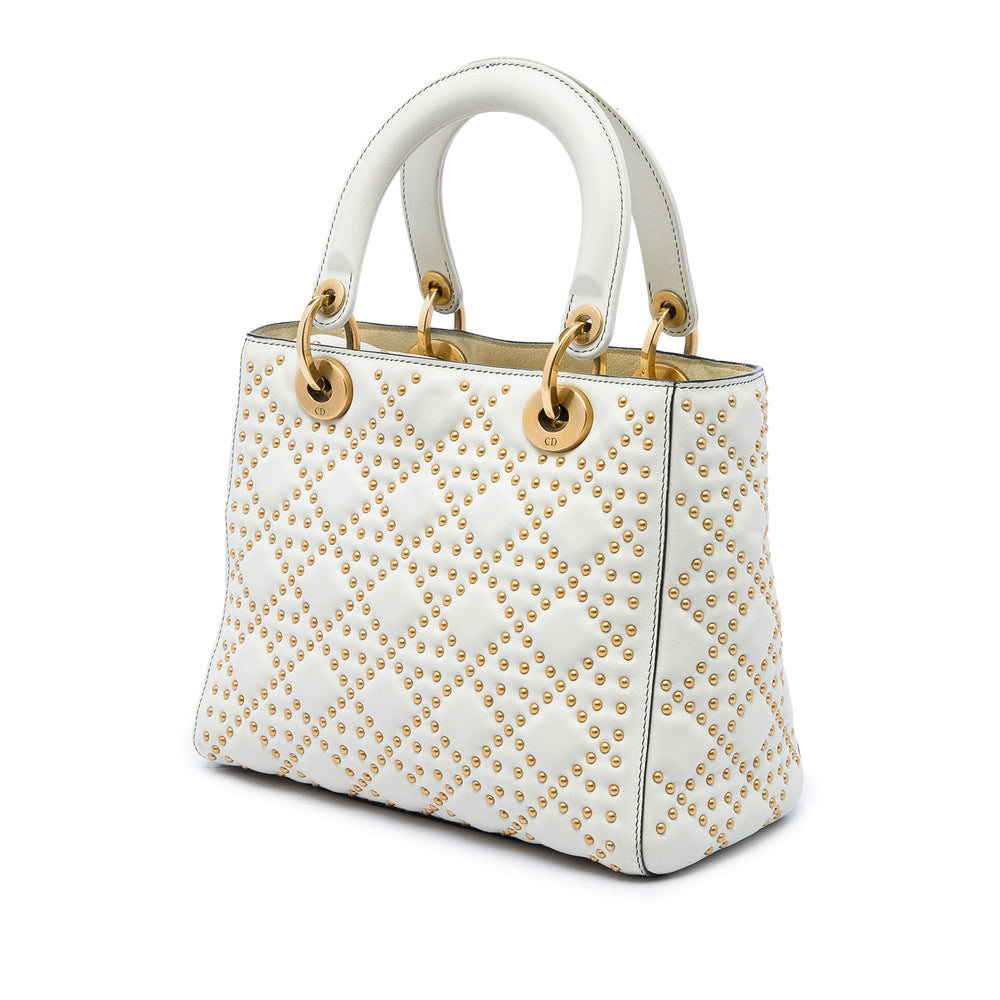 Dior Sac à main Lady Dior Cannage clouté Souple Moyen Cuir d'agneau Blanc – vue 2 – GABY PARIS