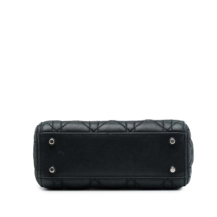 Dior Sac à main Lady Dior Irisé Cannage Mini Cuir d'agneau Noir – vue 3 – GABY PARIS