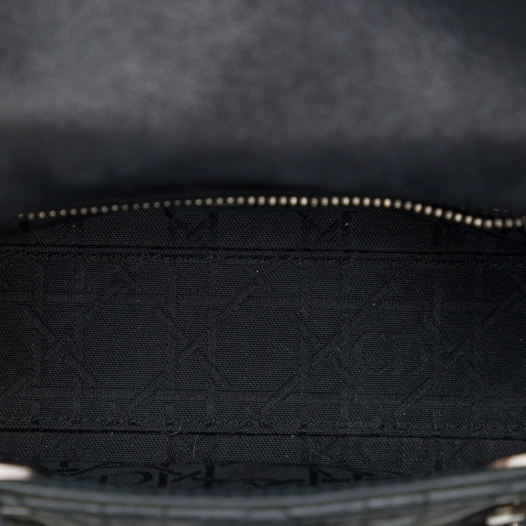 Dior Sac à main Lady Dior Irisé Cannage Mini Cuir d'agneau Noir – vue 4 – GABY PARIS