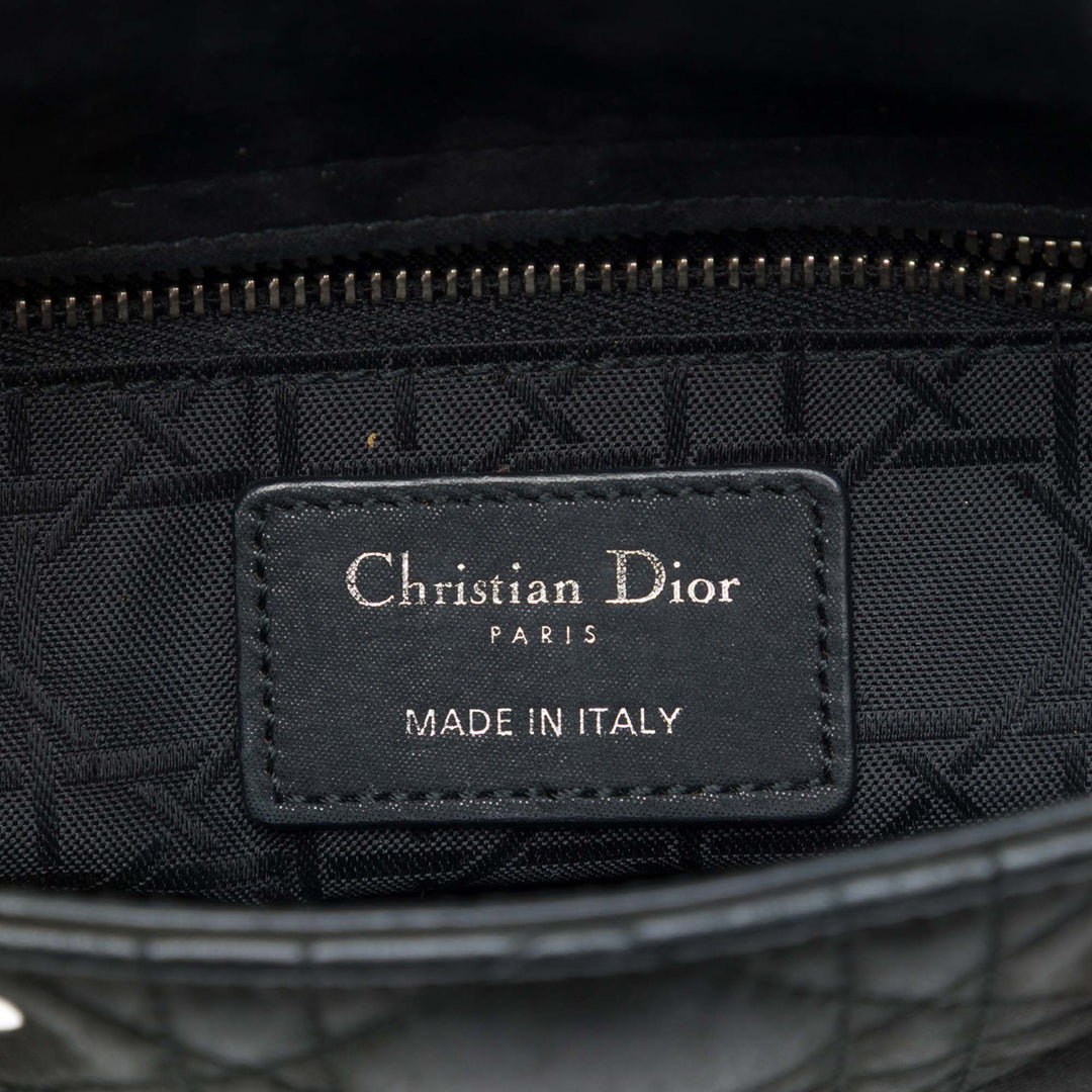 Dior Sac à main Lady Dior Irisé Cannage Mini Cuir d'agneau Noir – vue 5 – GABY PARIS