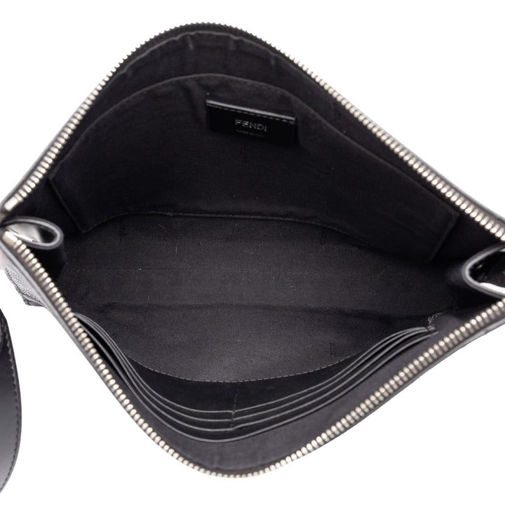 Fendi Zucca Shadow Diagonal Front Zippé Pochette Cuir de veau Noir – vue 4 – GABY PARIS