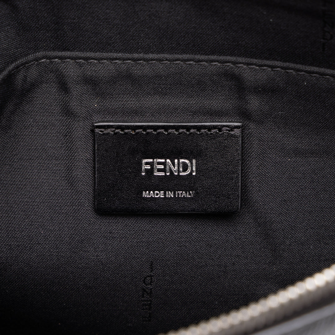 Fendi Zucca Shadow Diagonal Front Zippé Pochette Cuir de veau Noir – vue 5 – GABY PARIS
