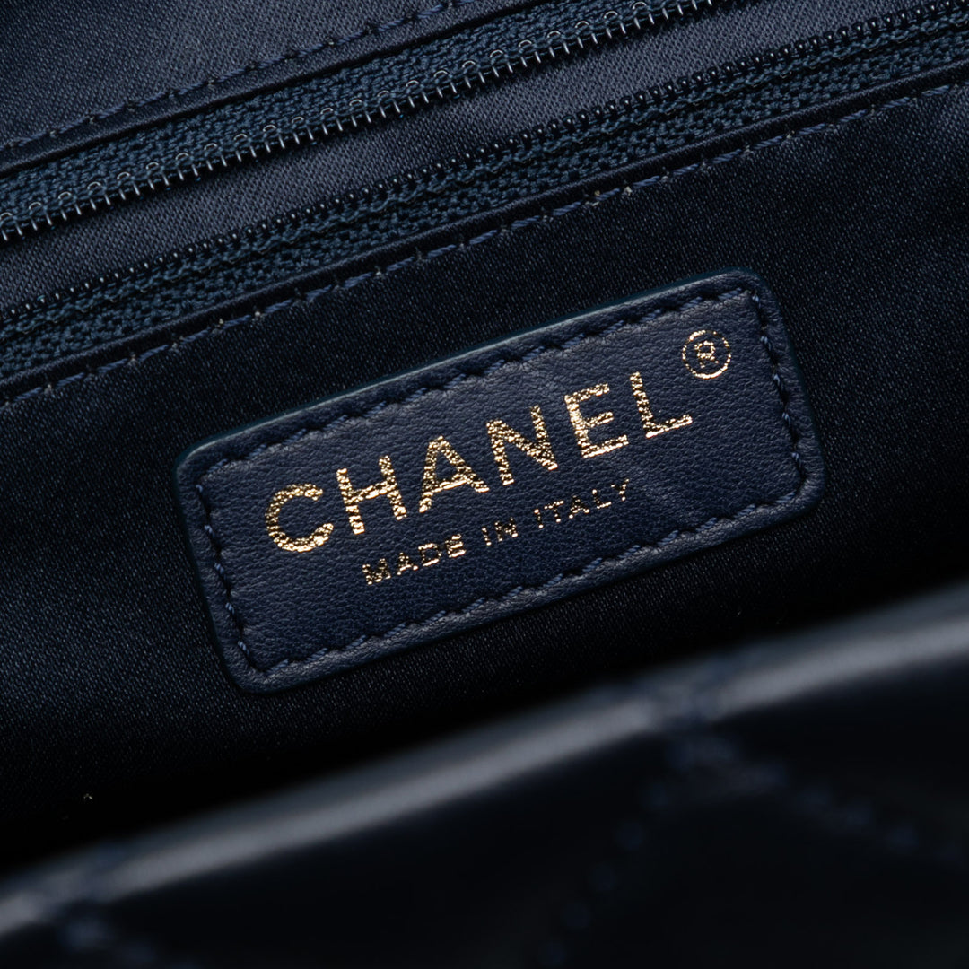 Chanel CC Matelassé Cuir d’agneau Front Pocket Shopping Cabas – GABY PARIS Authentique