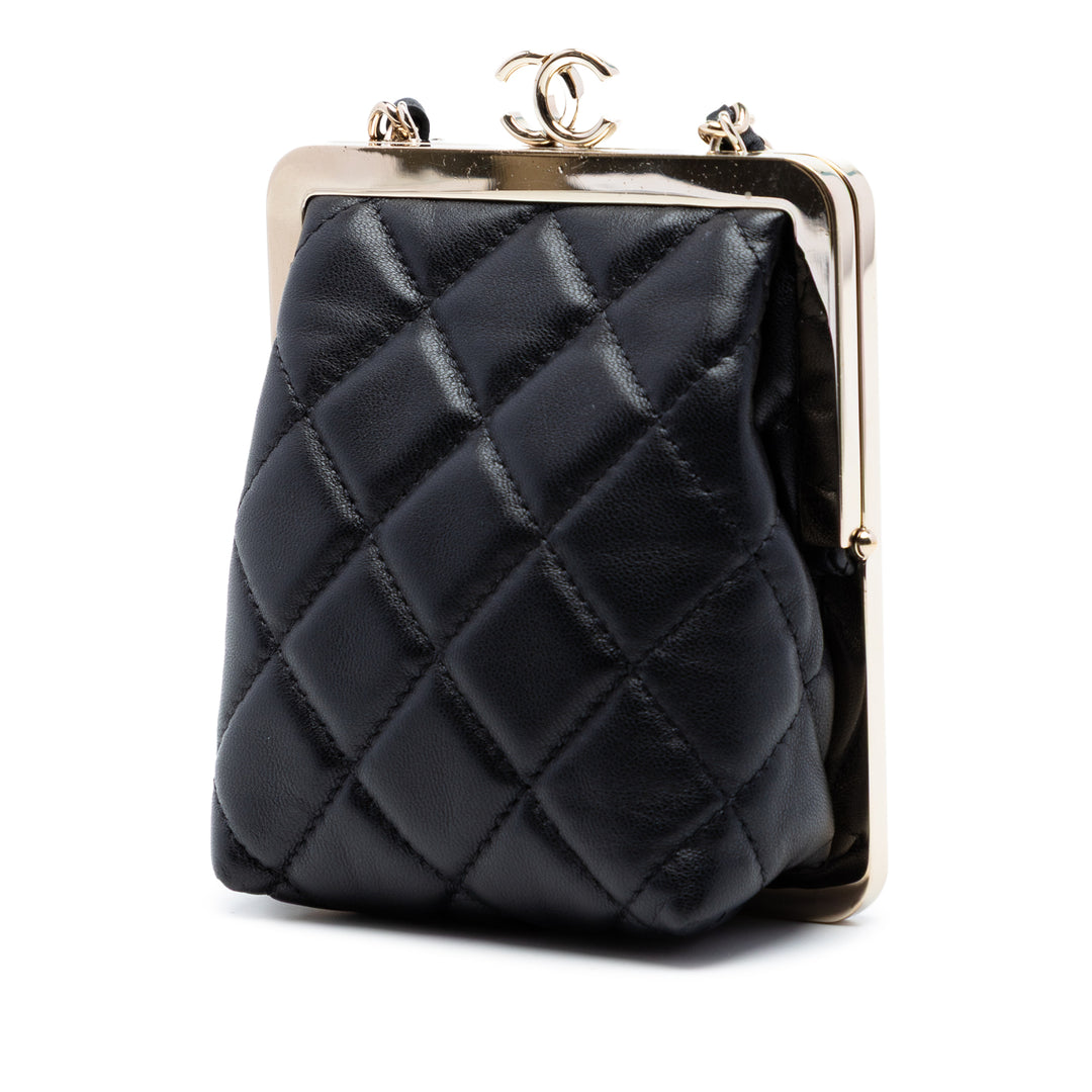 Chanel CC Matelassé Acrylic et Cuir d’agneau Evening Pochette avec chaîne