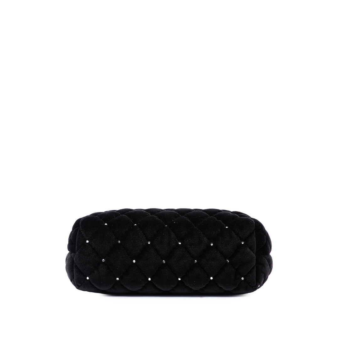 Chanel CC Matelassé Cristal Wristlet Pochette Noir – vue 3 – GABY PARIS