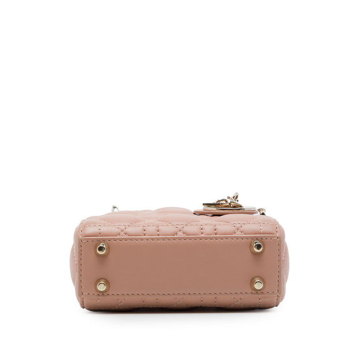 Dior Sac à main Lady Dior Cannage Micro Cuir d'agneau Marron – vue 3 – GABY PARIS