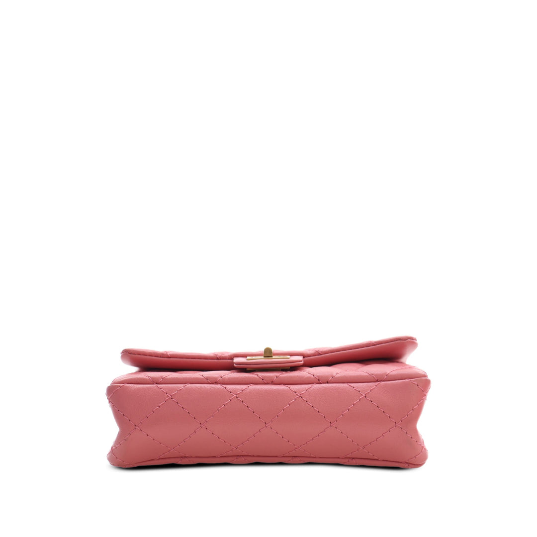 Chanel Ceinture Matelassé vieilli Reissue 2.55 à rabat Cuir de veau Rose – vue 3 – GABY PARIS