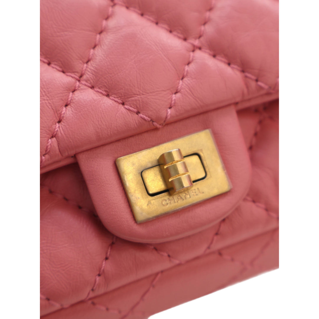 Chanel Ceinture Matelassé vieilli Reissue 2.55 à rabat Cuir de veau Rose – vue 4 – GABY PARIS