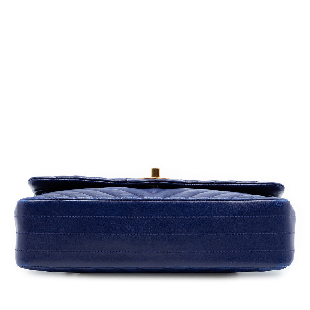 Chanel Medium Classic Chevron Cuir d’agneau Double rabat