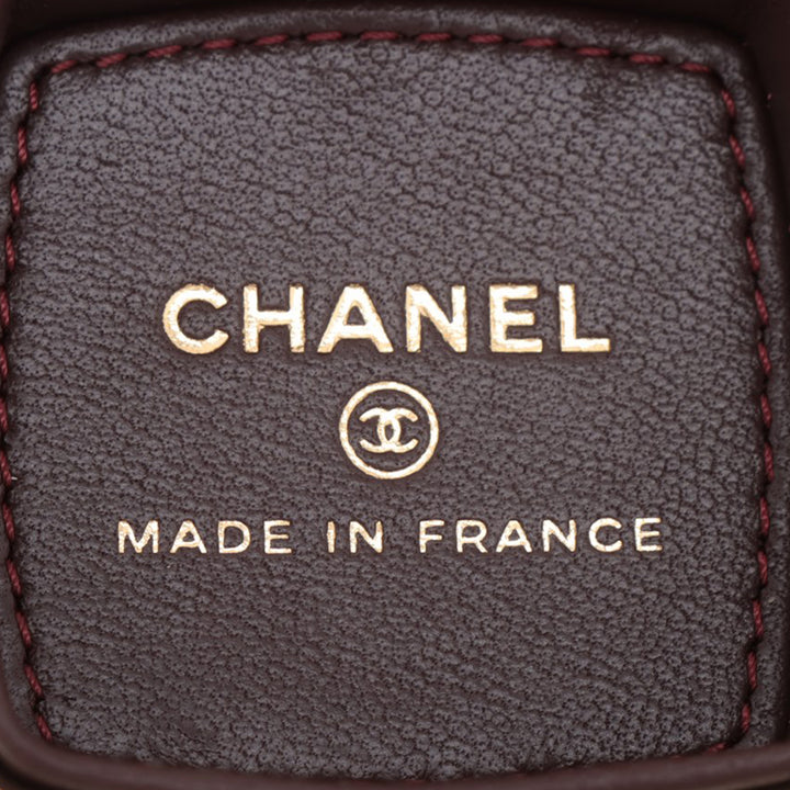 Chanel Quilted Cuir d’agneau Make-Up Boîte Pochette With Chain Noir – GABY PARIS Authentique