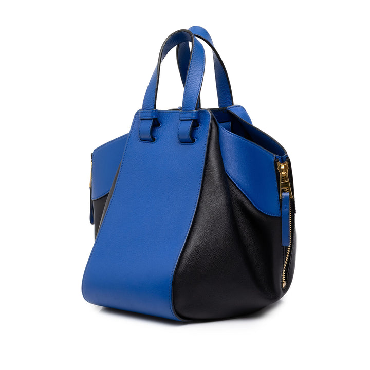 LOEWE Sac à main Bicolore grainé Hammock Moyen Cuir de veau grainé Bleu – vue 2 – GABY PARIS