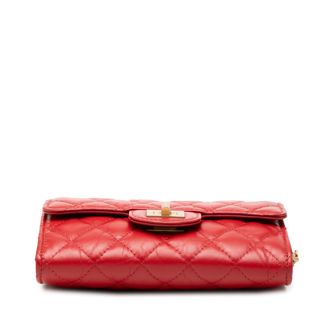 Chanel Matelassé vieilli Cuir de veau Reissue 2.55 Pochette avec chaîne