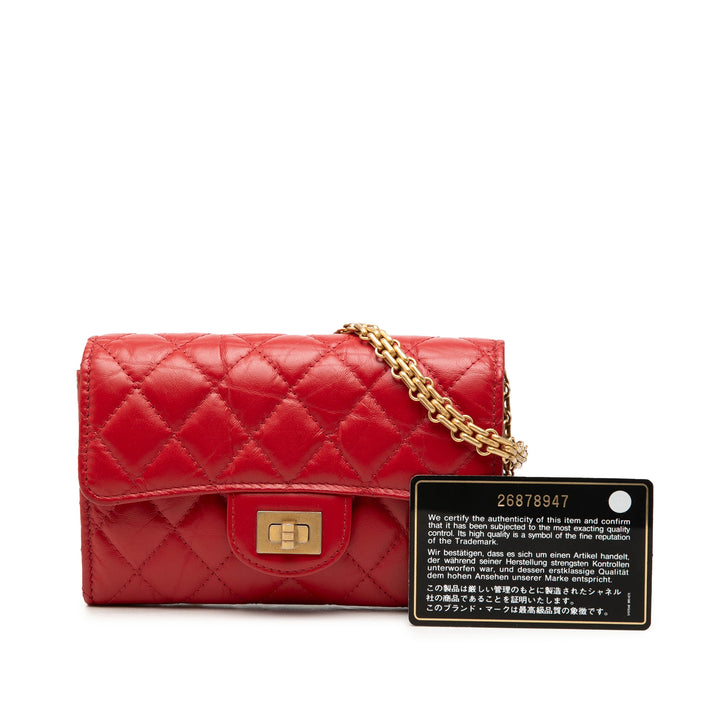 Chanel Matelassé vieilli Cuir de veau Reissue 2.55 Pochette avec chaîne