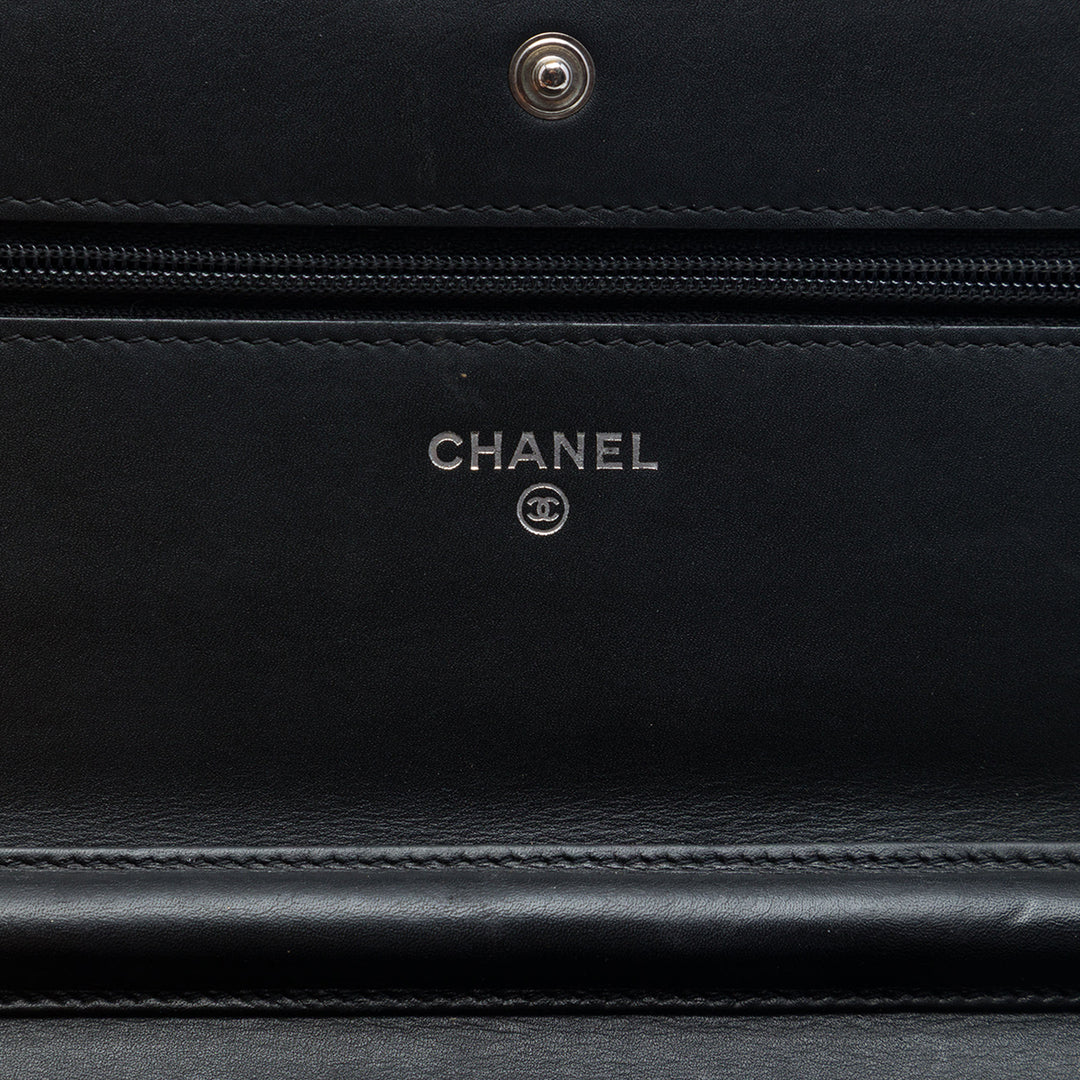 Chanel CC Matelassé Cuir de veau Double Stitch Hamptons Wallet on Chain
