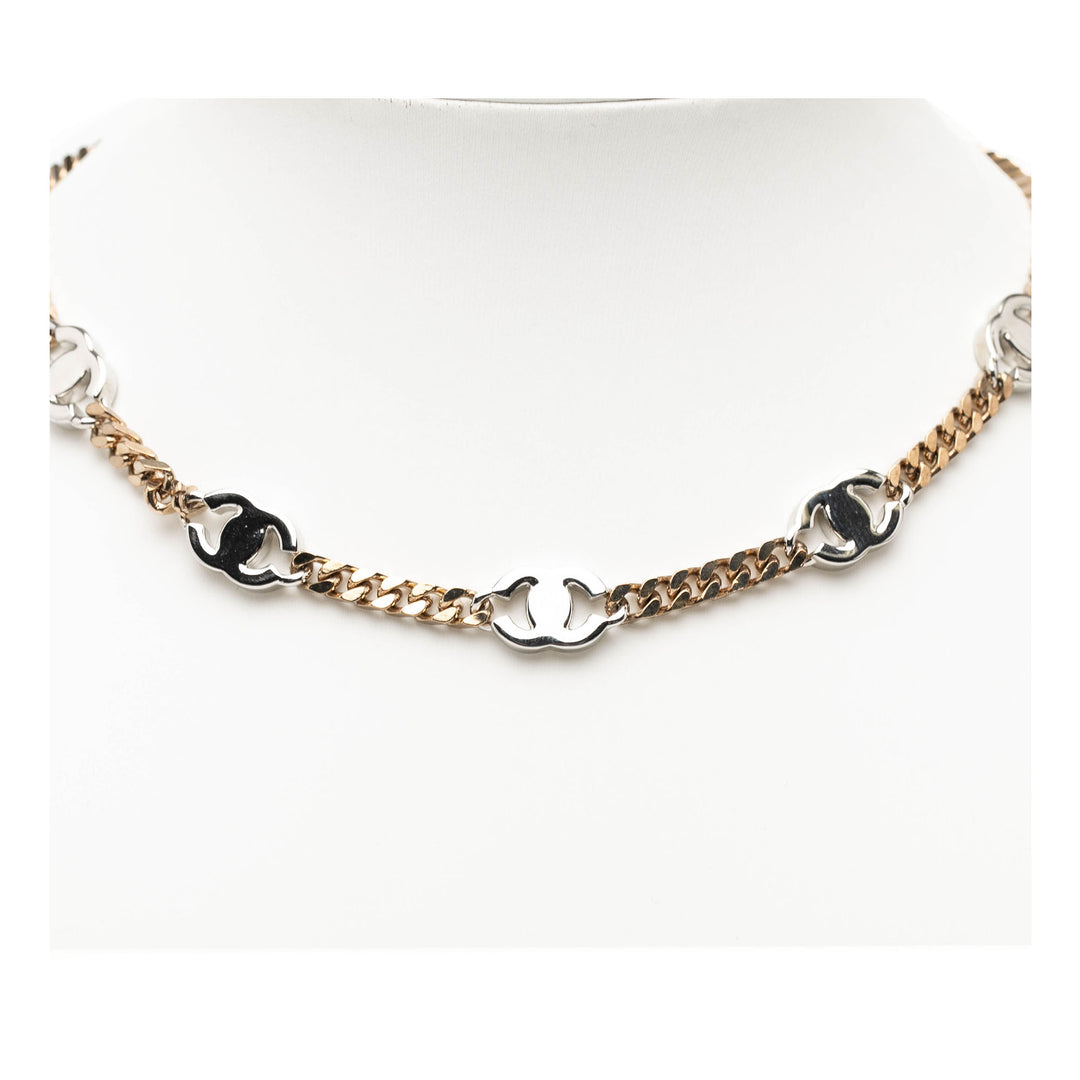 Chanel plaqué Rhinestone CC Choker Collier