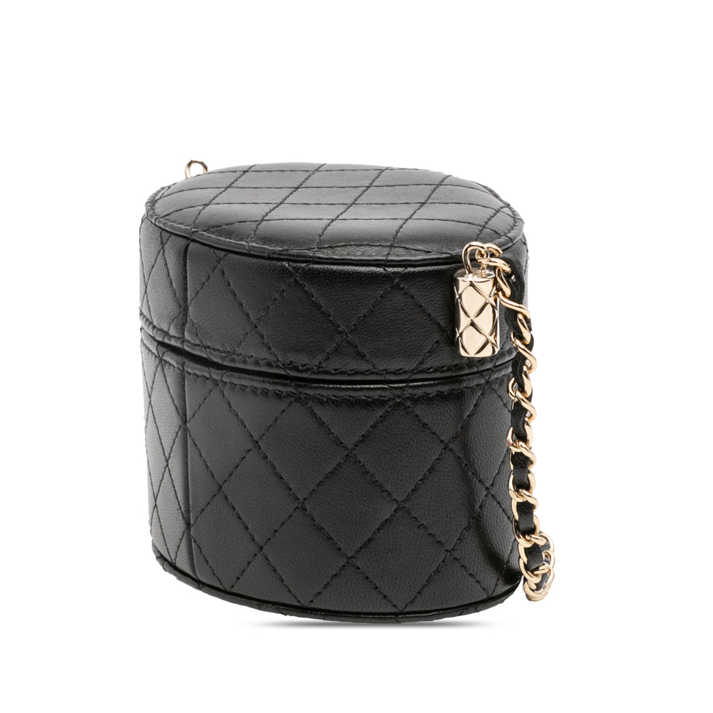 Chanel Mini Quilted Cuir d’agneau Round Vanity Case with Chain Noir – GABY PARIS Authentique
