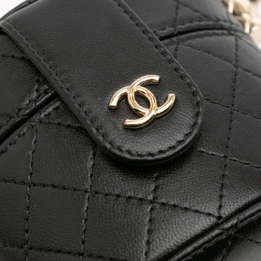 Chanel Mini Quilted Cuir d’agneau Round Vanity Case with Chain Noir – GABY PARIS Authentique