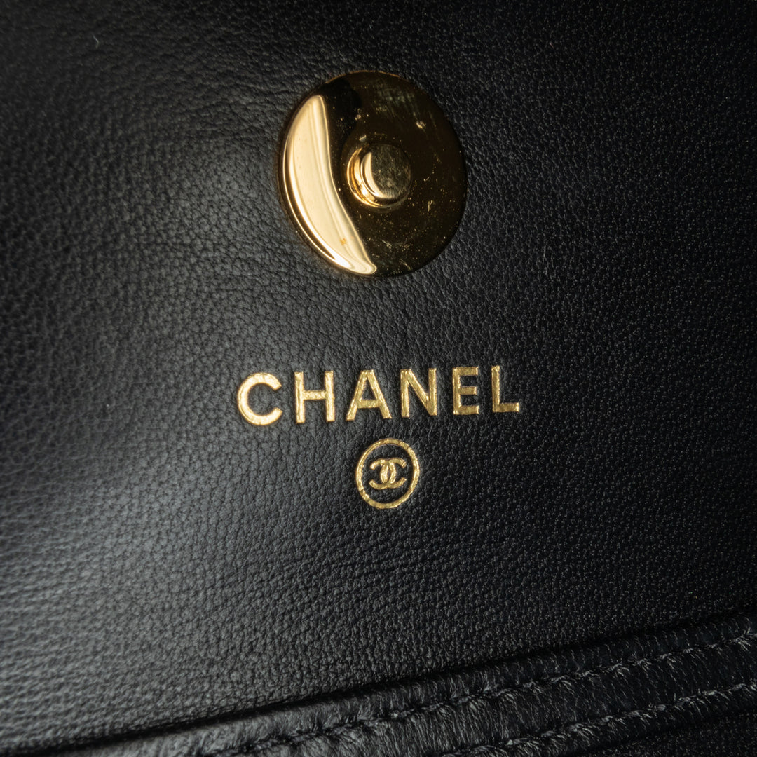 Chanel Cuir d’agneau Zirconium Pochette With Chain Noir – GABY PARIS Authentique