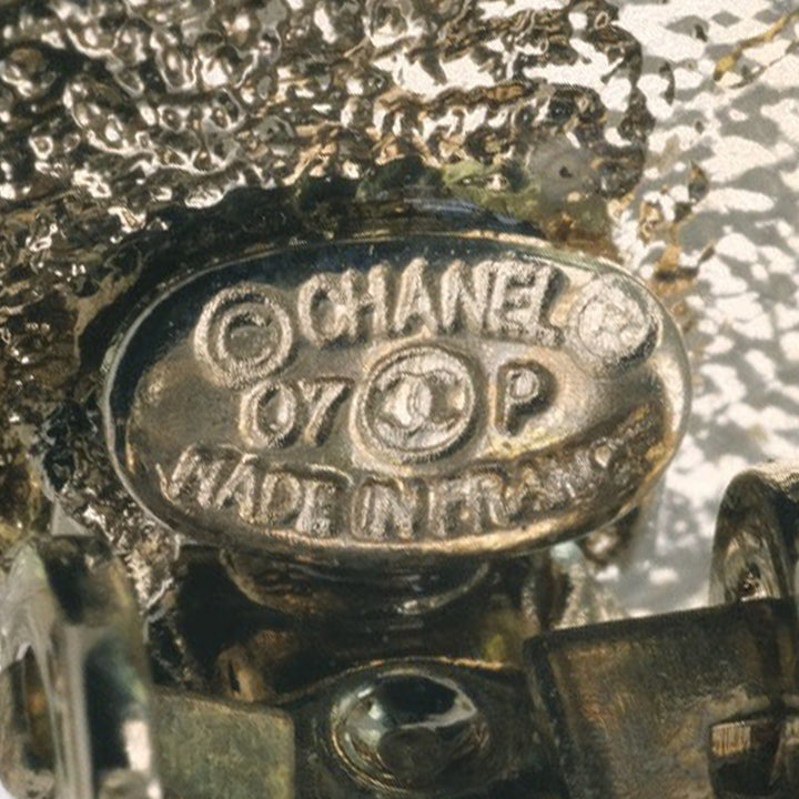 Chanel CC plaqué Gripoix et Perles fantaisie Flower Clip On Boucles d’oreilles