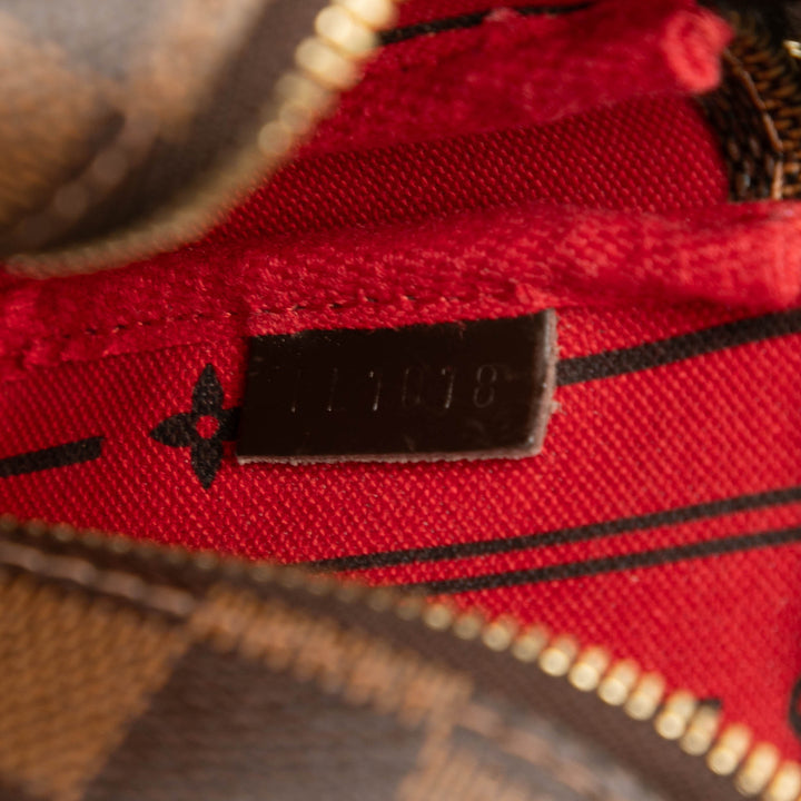 Louis Vuitton Trunks et Bags Pochette Accessoires Mini Damier Ébène Marron – vue 6 – GABY PARIS