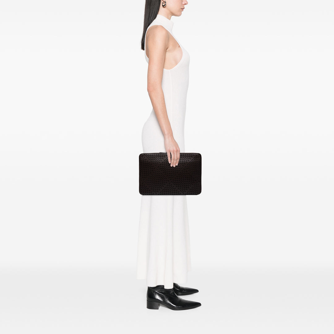Bottega Veneta Pochette perforé Marron – vue 6 – GABY PARIS
