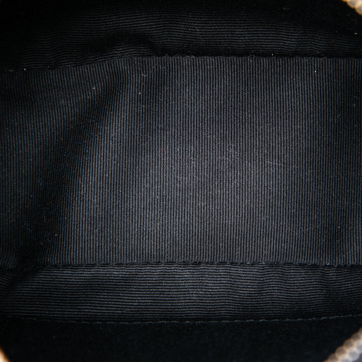Saint Laurent Mini Matelasse Cuir de veau Monogram Lou Pompon Sac caméra