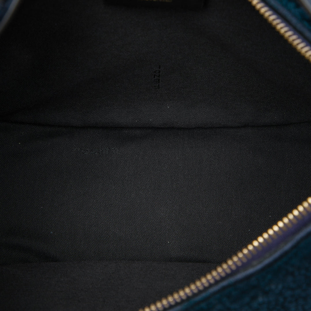 Fendi Sac porté épaule Shearling Fendigraphy Hobo Matière naturelle Petit Bleu – vue 4 – GABY PARIS