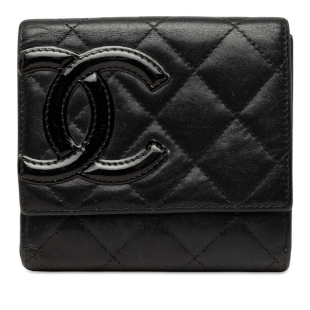Chanel CC Matelassé Cambon Ligne à rabat Portefeuille Petit Cuir d'agneau Noir – vue principale – GABY PARIS