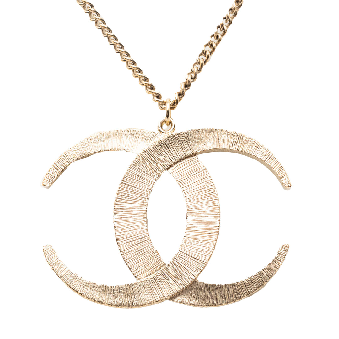 Chanel CC plaqué Strass Moon Pendant Collier Métal