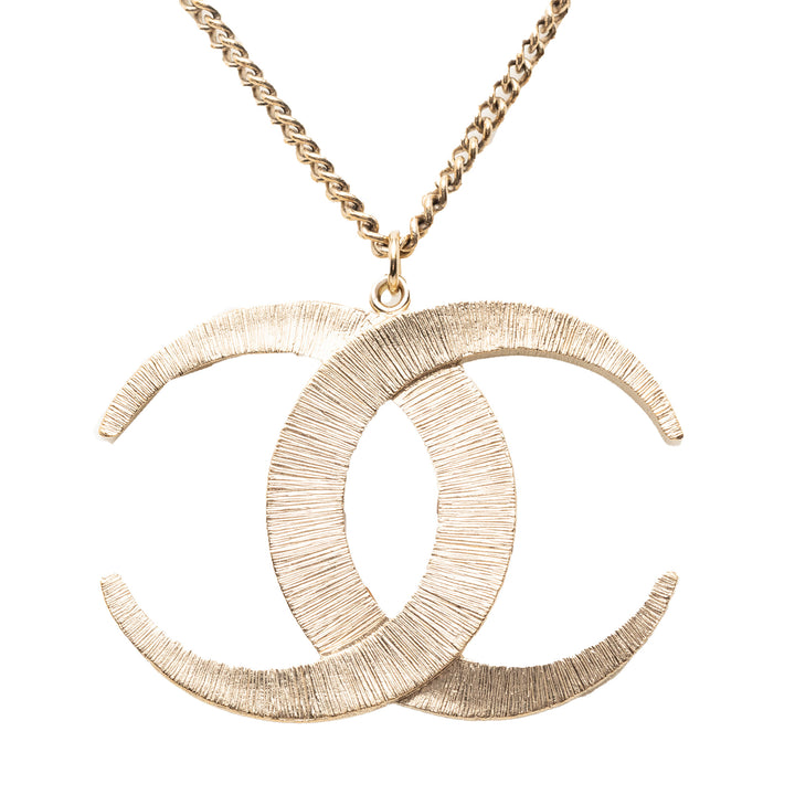Chanel CC plaqué Strass Moon Pendant Collier Métal