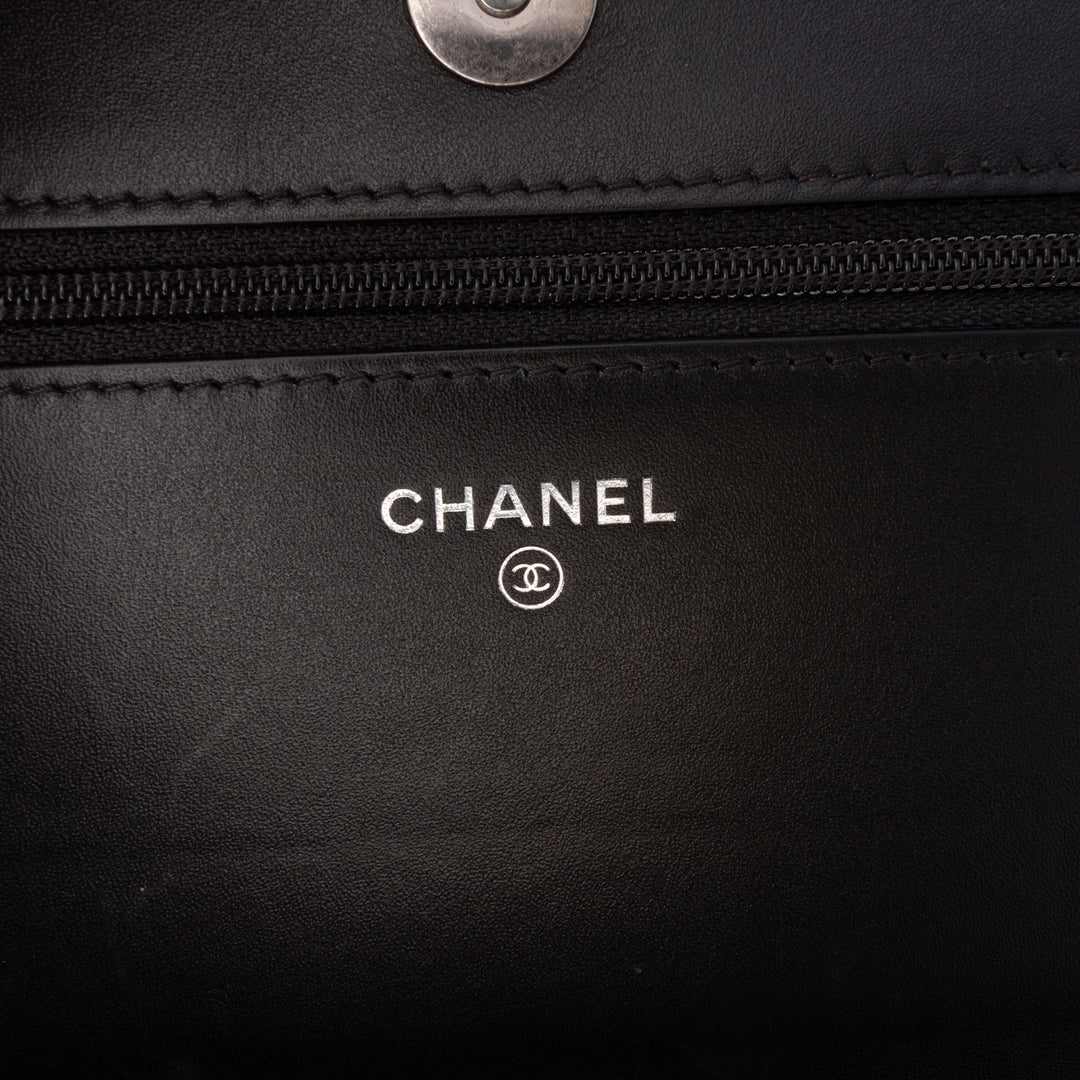 Chanel Cuir de veau Chain 20s Signe Wallet on Chain Noir