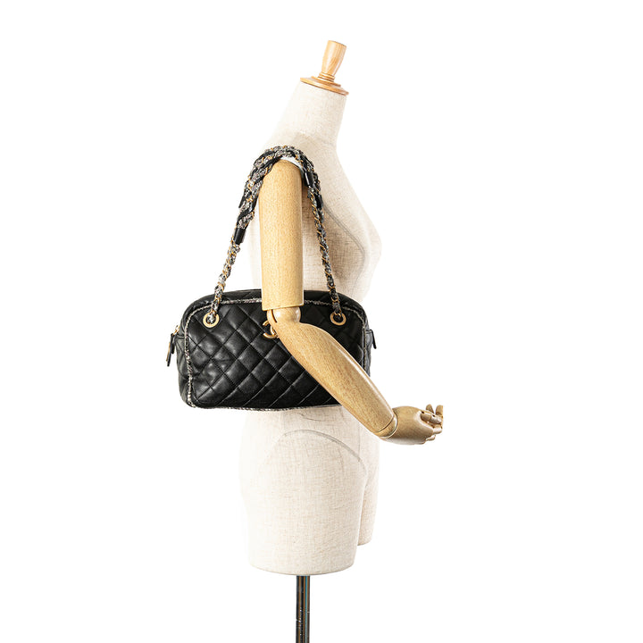 Chanel CC Matelassé Cuir d’agneau Tweedy Bowler Sac