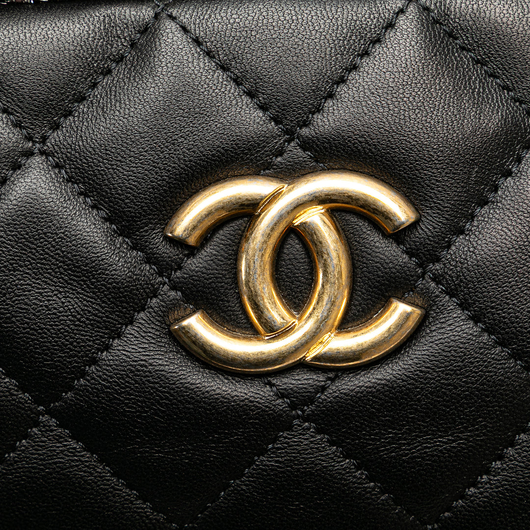 Chanel CC Matelassé Cuir d’agneau Tweedy Bowler Sac