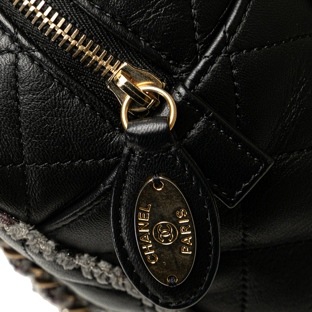 Chanel CC Matelassé Cuir d’agneau Tweedy Bowler Sac