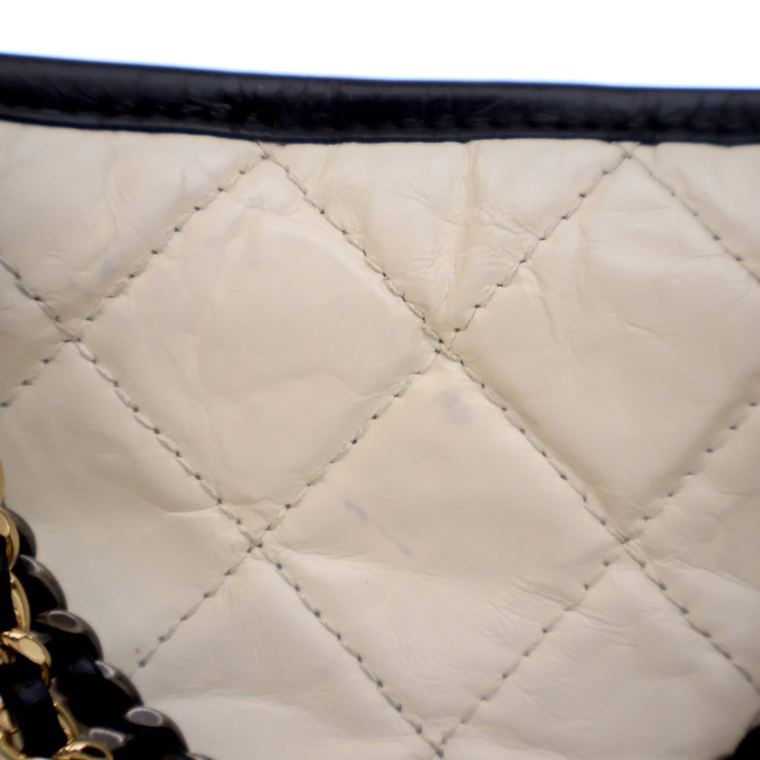 Chanel Small Bicolor vieilli Cuir de veau Gabrielle Sac porté croisé