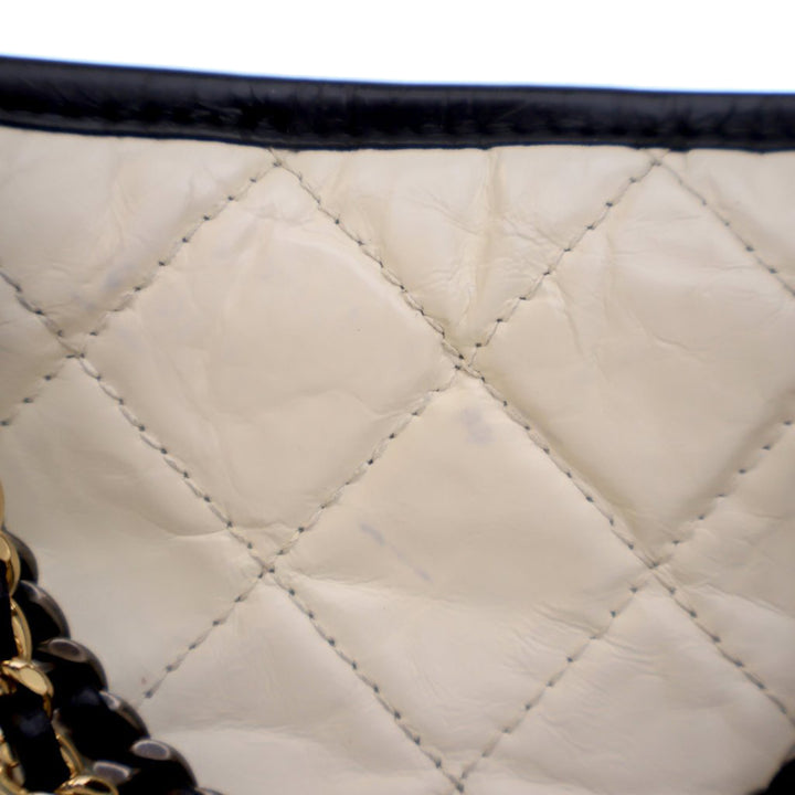 Chanel Small Bicolor vieilli Cuir de veau Gabrielle Sac porté croisé