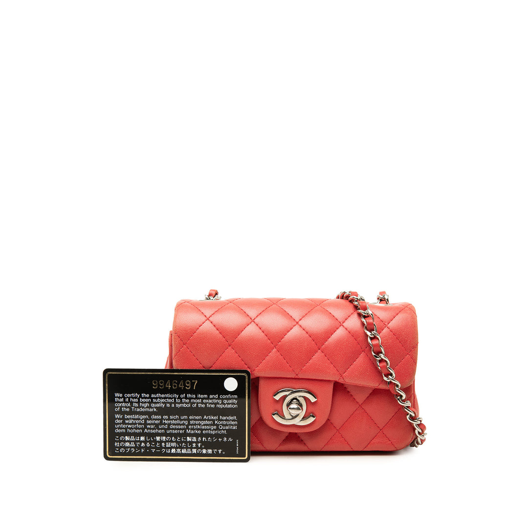 Chanel Sac bandoulière Classic Rectangulaire Rabat simple Extra Mini Cuir d'agneau Rouge – vue 7 – GABY PARIS