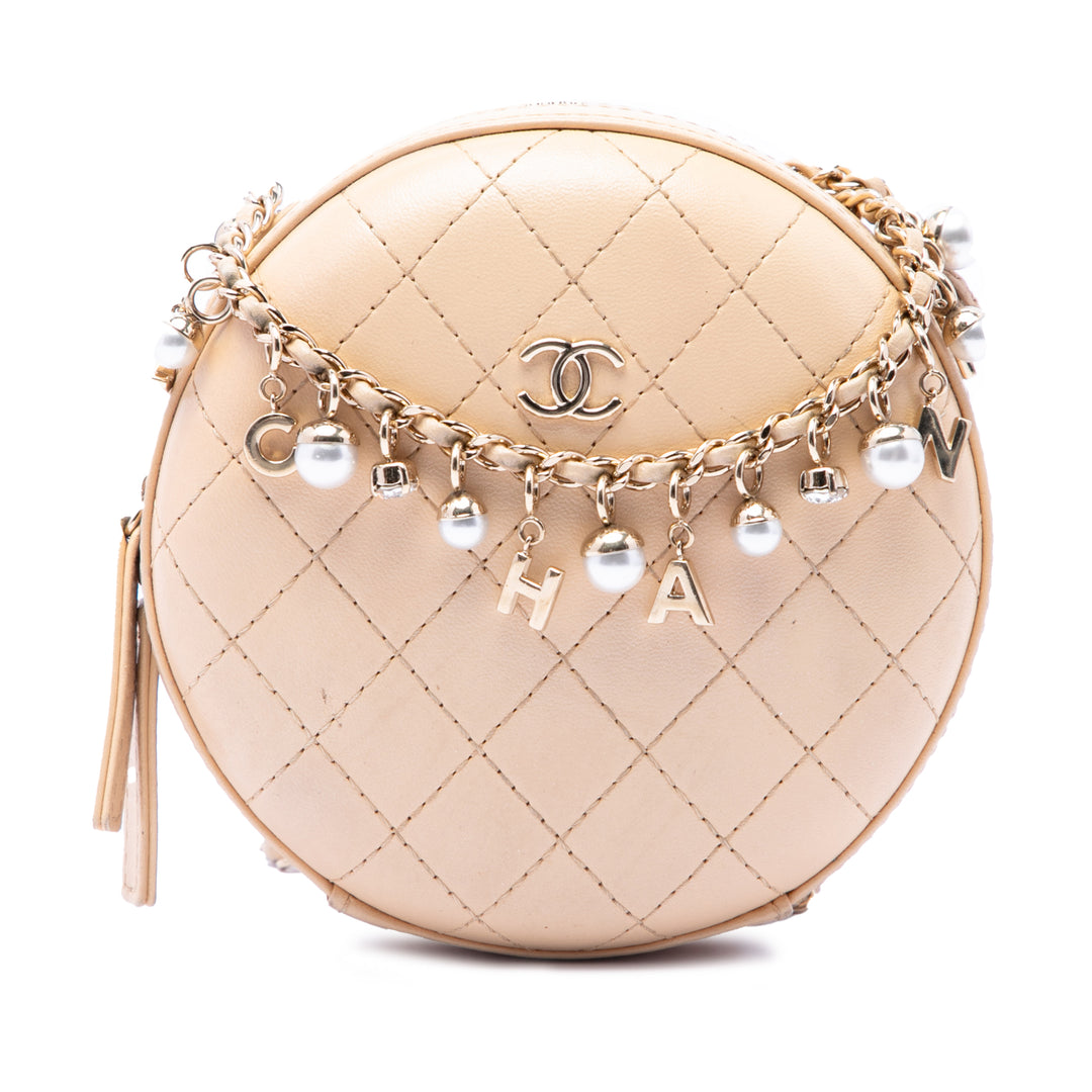 Chanel Surpiqué Cuir de veau Logo Strass et Perle Chain Rond Sac porté croisé