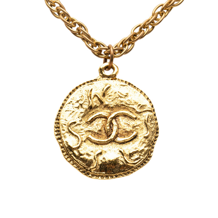 Chanel plaqué CC Medallion Pendant Collier
