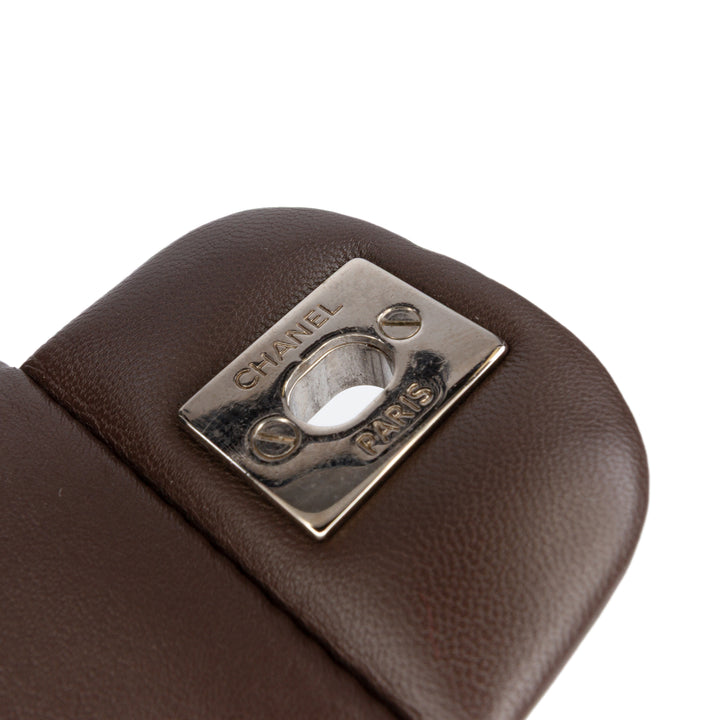 Chanel Medium Classic Cuir verni Double rabat Marron – GABY PARIS Authentique