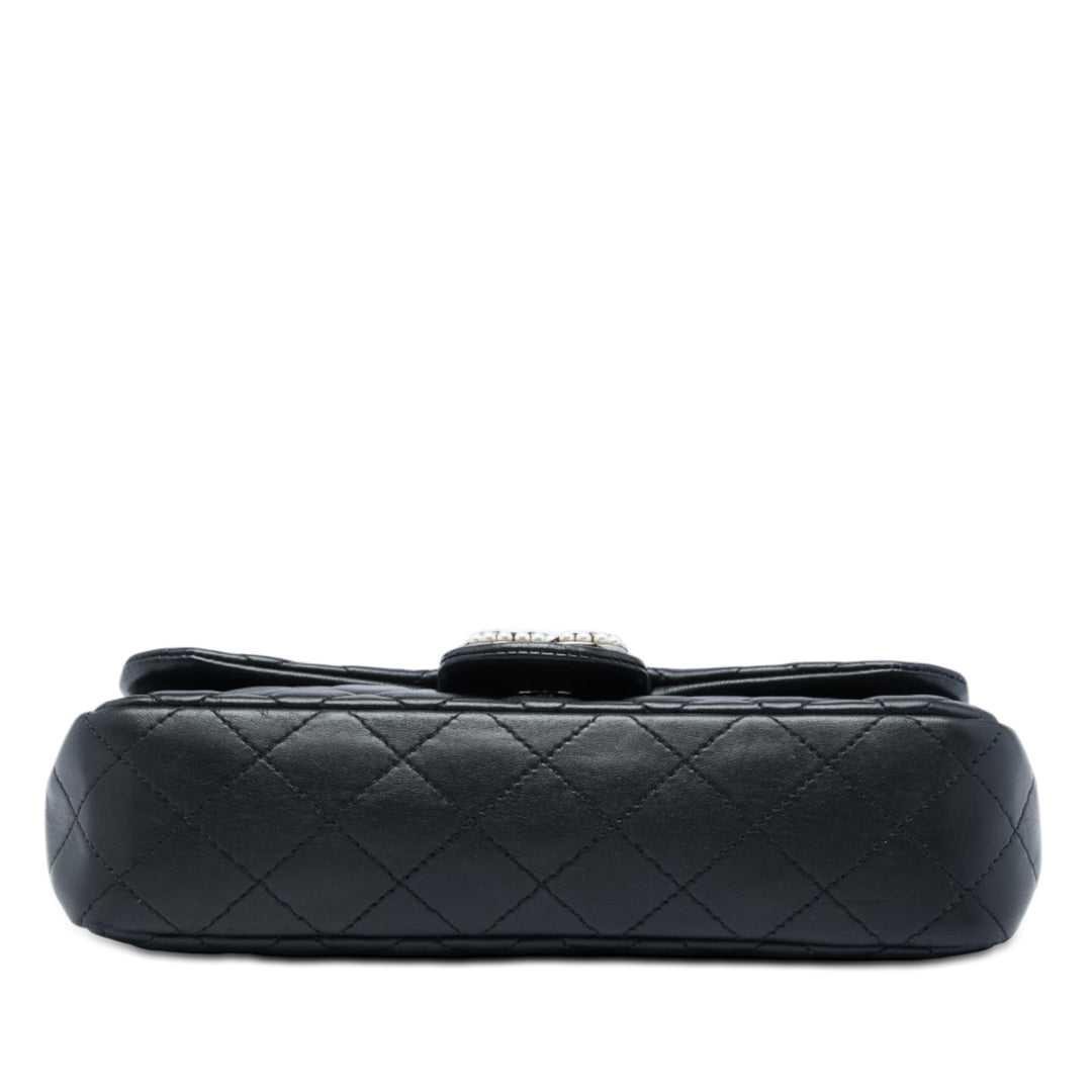 Chanel Medium Matelassé Cuir d’agneau Westminster Perle à rabat