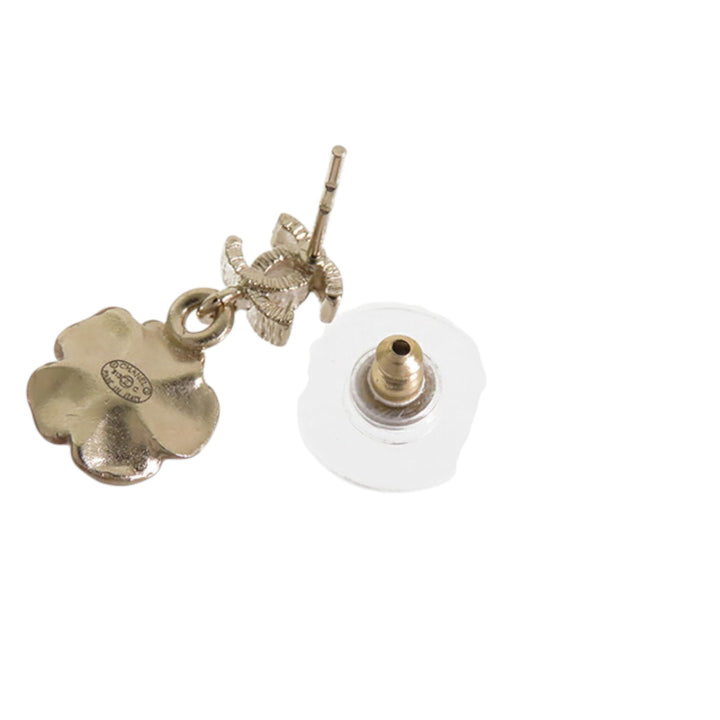 Chanel plaqué Enamel et Rhinestone CC Flower pendantes fermoir poussette Boucle d’oreilles