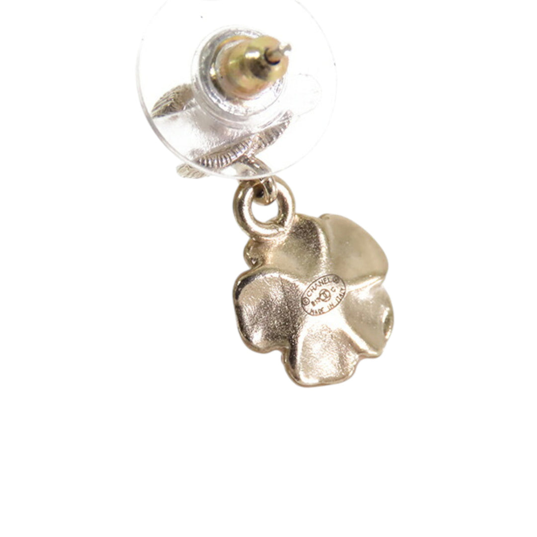 Chanel plaqué Enamel et Rhinestone CC Flower pendantes fermoir poussette Boucle d’oreilles