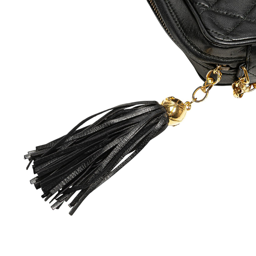 Chanel CC Quilted Cuir d’agneau Tassel Sac caméra Noir