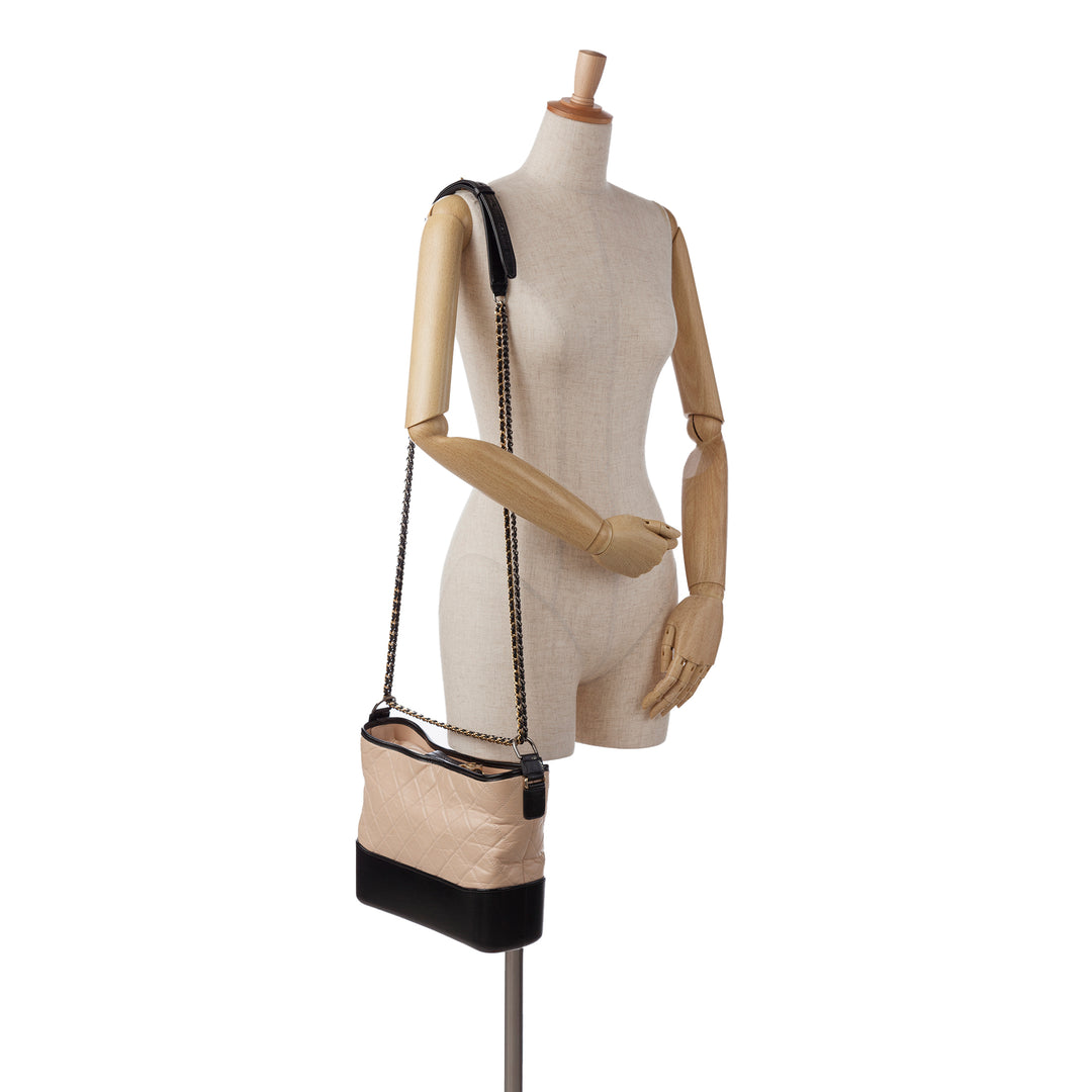 Chanel Medium Bicolor Cuir d’agneau Gabrielle Sac porté croisé