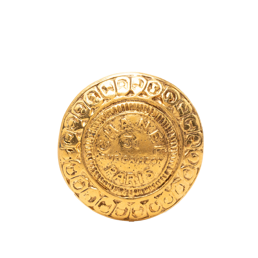 Chanel plaqué 31 Rue Cambon Medallion Broche Métal