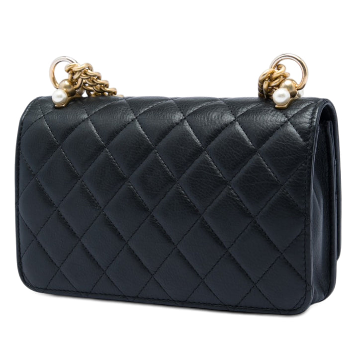 Chanel CC Matelassé Cuir d’agneau Perle Wallet on Chain