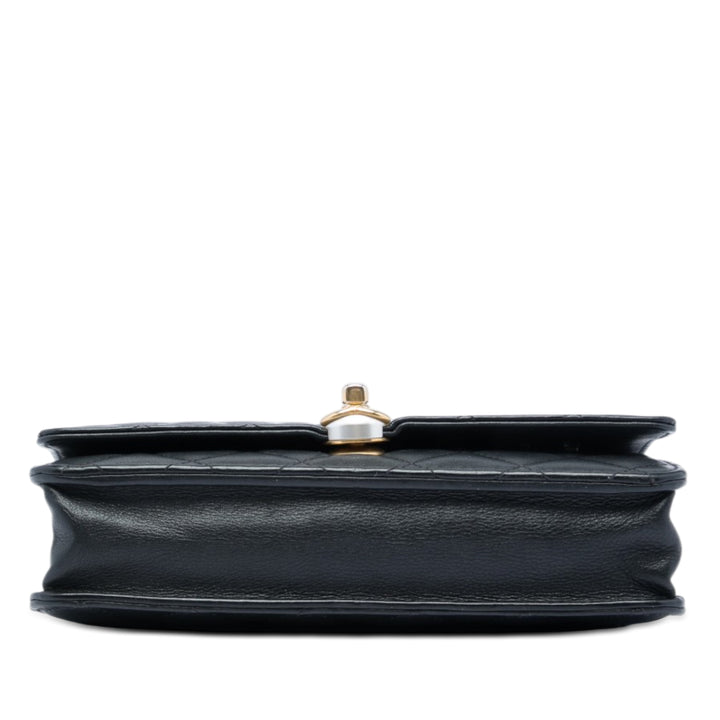 Chanel CC Matelassé Cuir d’agneau Perle Wallet on Chain