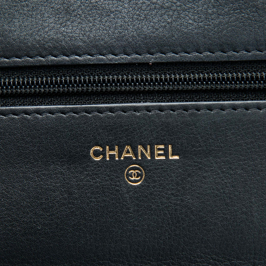 Chanel CC Matelassé Cuir d’agneau Perle Wallet on Chain