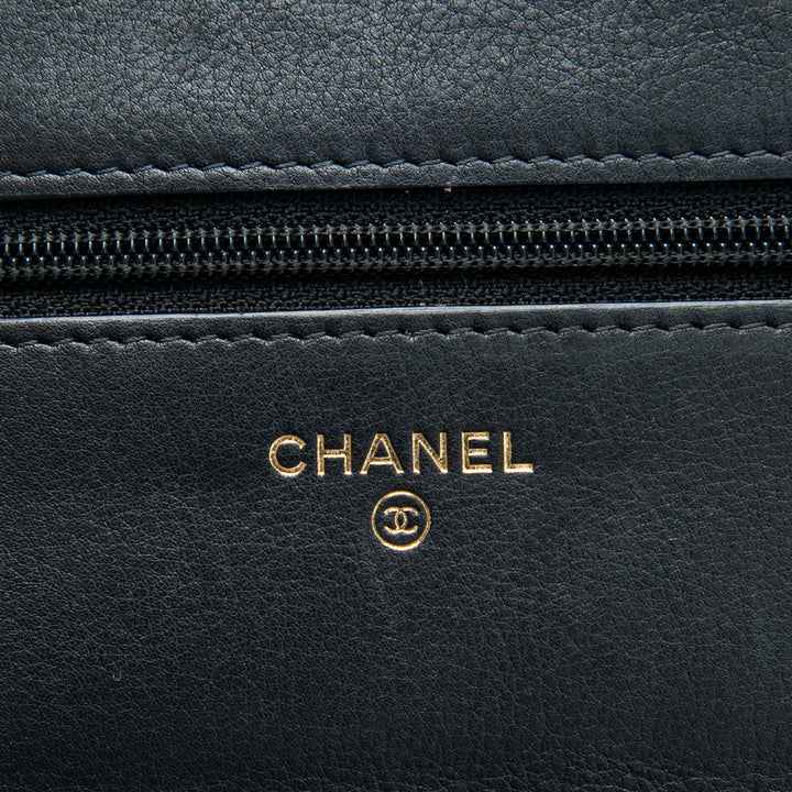 Chanel CC Matelassé Cuir d’agneau Perle Wallet on Chain